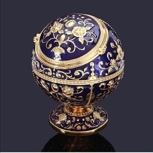 Retro Hand Stamped Fancy Portable Ashtray